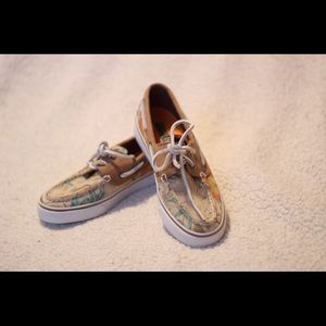 Sperry boat shoes